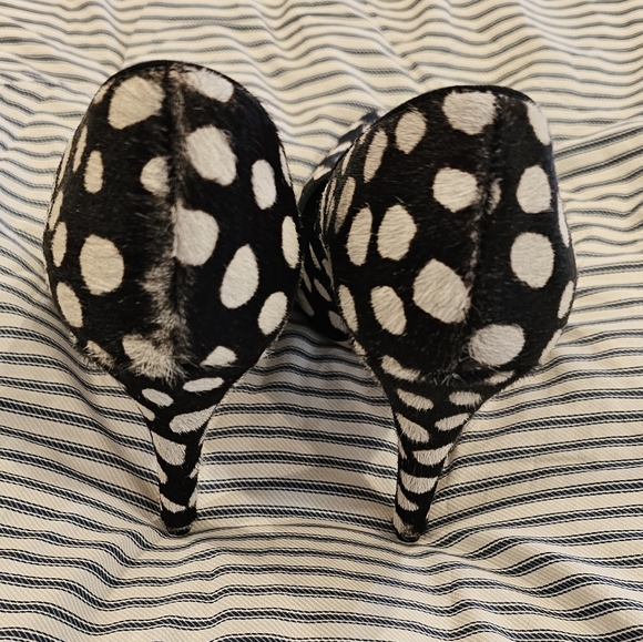 Alice + Olivia Polka Dot Pumps 38 - Picture 3 of 5